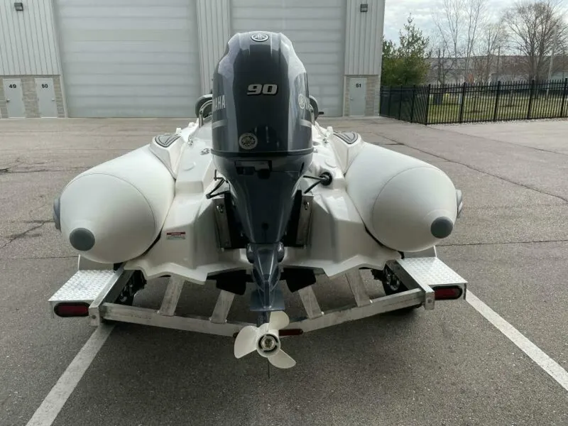 Slide: The Image of Zodiac Yachtline 490 Deluxe NEO 2023 - 5176996