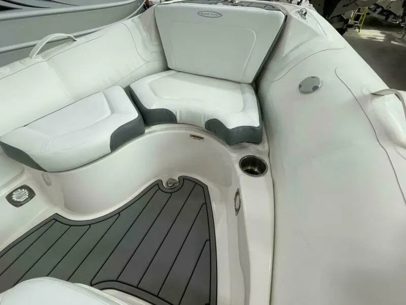 Slide: The Image of Zodiac Yachtline 490 Deluxe NEO 2023 - 5176999