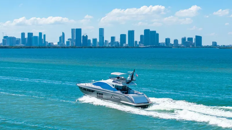 Slide: The Image of Azimut S7 - 5177215