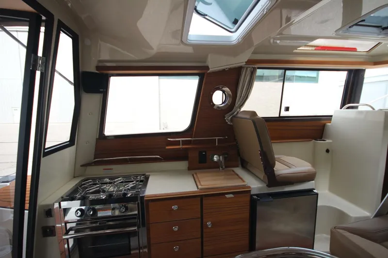 Slide: The Image of Ranger Tug R-27 Luxury Edition 2025 - 5619491