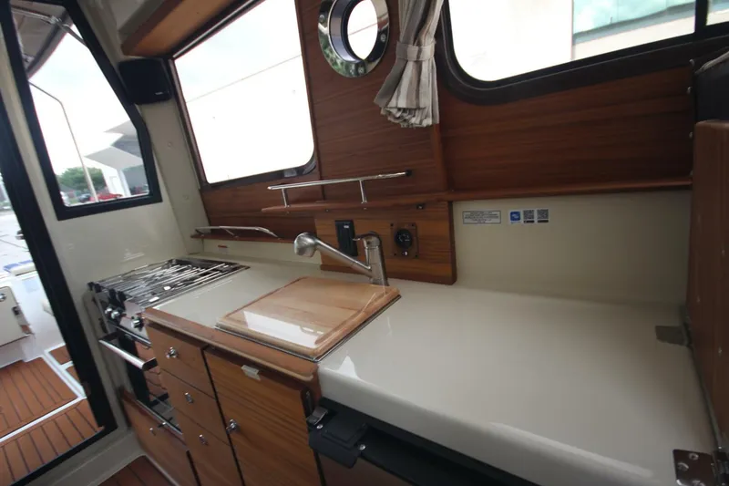 Slide: The Image of Ranger Tug R-27 Luxury Edition 2025 - 5619492