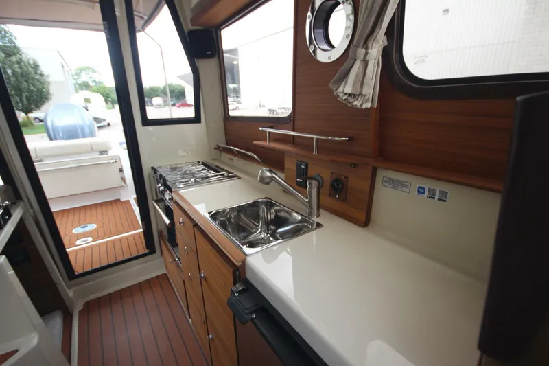 Slide: The Image of Ranger Tug R-27 Luxury Edition 2025 - 5619493