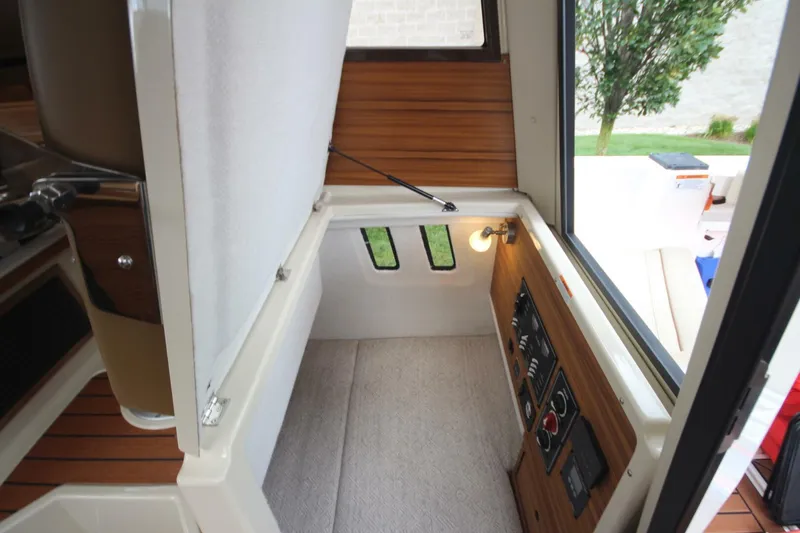Slide: The Image of Ranger Tug R-27 Luxury Edition 2025 - 5619513