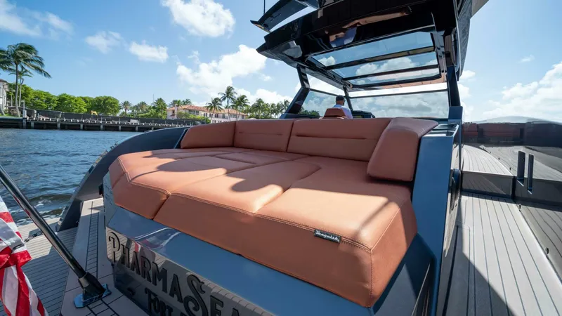 Slide: The Image of Vanquish VQ45 - 5177369