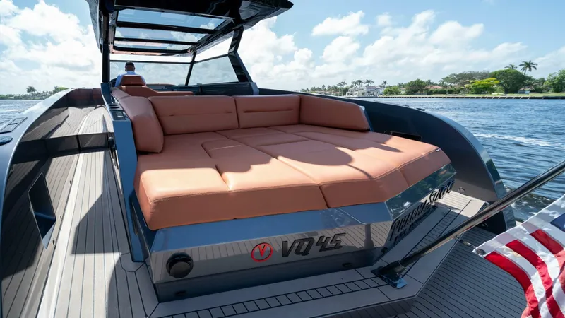 Slide: The Image of Vanquish VQ45 - 5177370