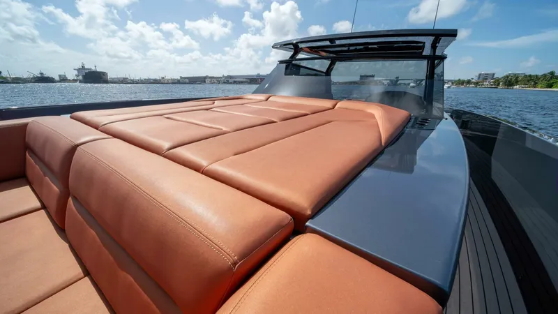 Slide: The Image of Vanquish VQ45 - 5177376