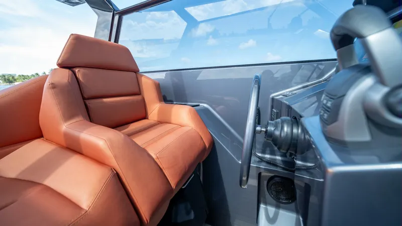 Slide: The Image of Vanquish VQ45 - 5177378