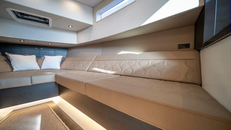 Slide: The Image of Vanquish VQ45 - 5177388