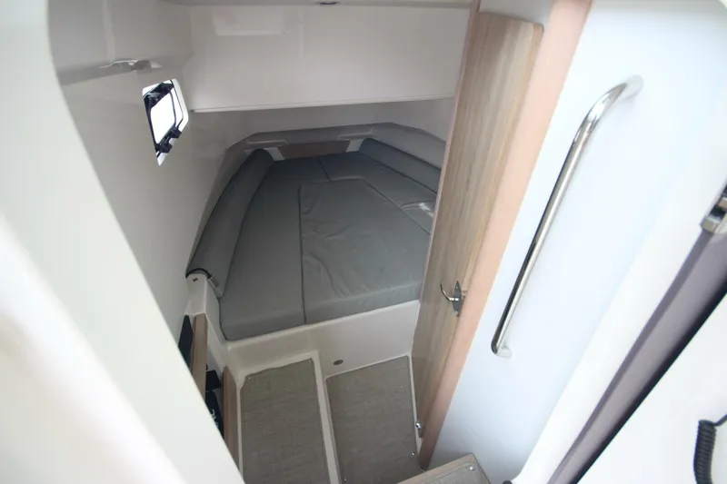 Slide: The Image of Zodiac X10CC Twin Mercury 400's w/ Joystick 2025 - 5499914