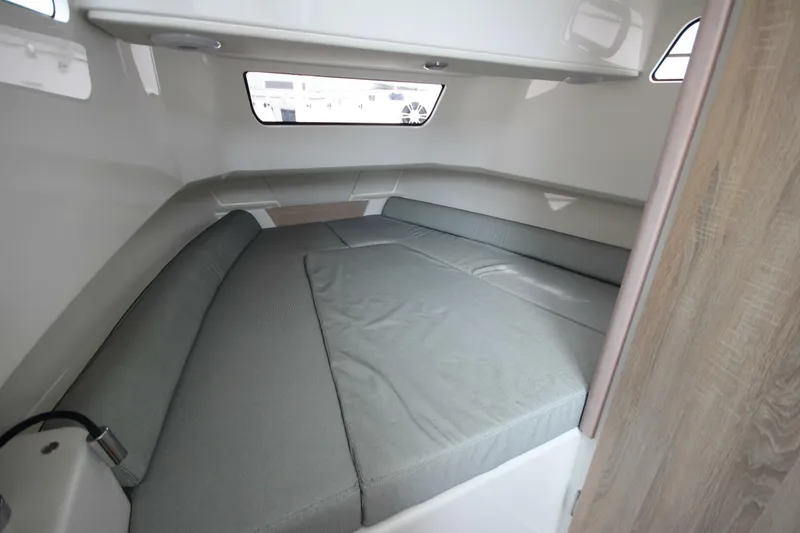 Slide: The Image of Zodiac X10CC Twin Mercury 400's w/ Joystick 2025 - 5499915