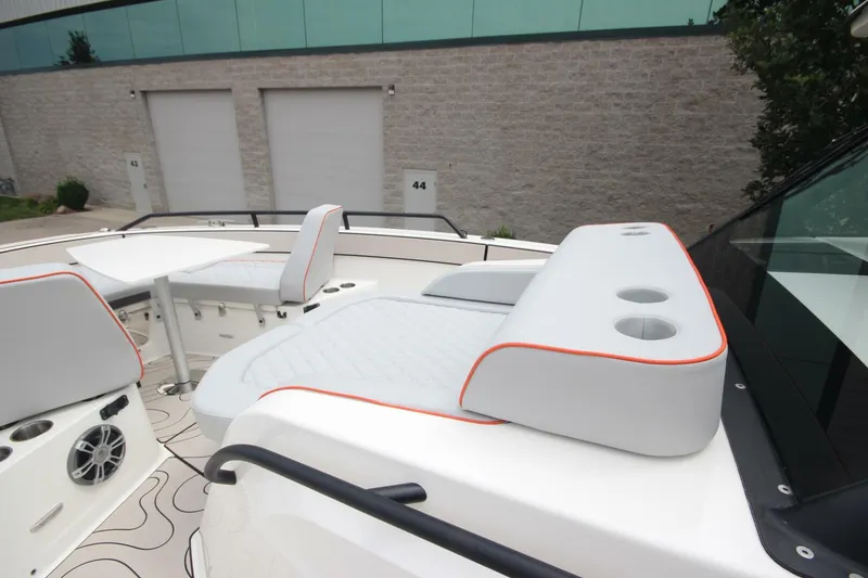 Slide: The Image of Zodiac X10CC Twin Mercury 400's w/ Joystick 2025 - 5499923