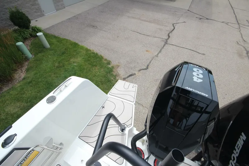 Slide: The Image of Zodiac X10CC Twin Mercury 400's w/ Joystick 2025 - 5499898