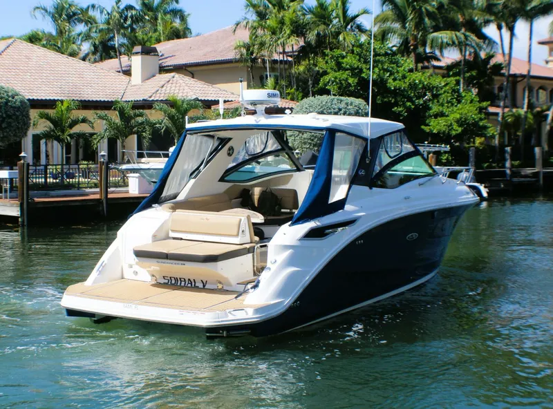 Slide: The Image of Sea Ray 32 2021 - 5215342