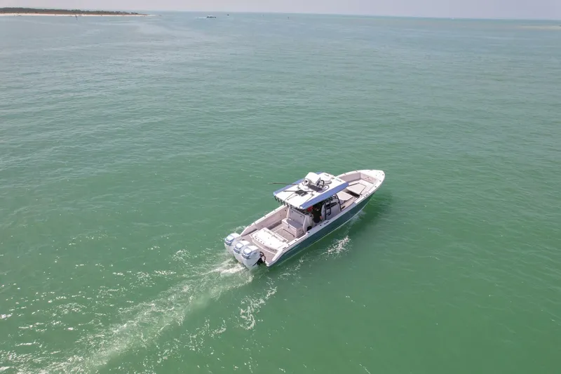 Slide: The Image of Nor-Tech 390 Sport 2020 - 5178194