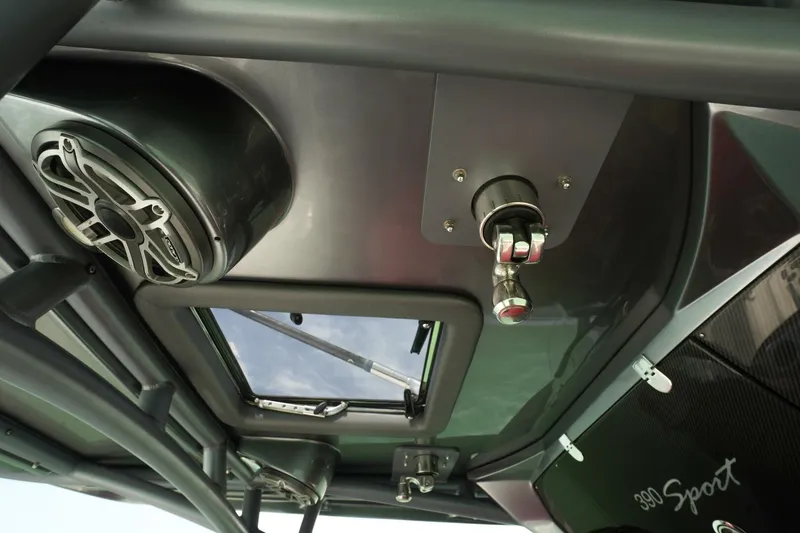 Slide: The Image of Nor-Tech 390 Sport 2020 - 5178239