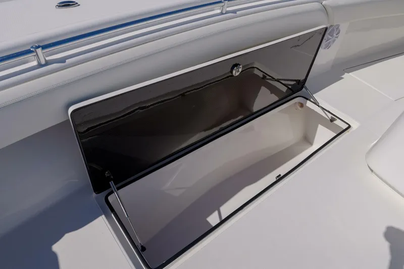 Slide: The Image of SeaHunter 38 Reel Escape- Storage 2023 SeaHunter CTS Reel Escape - 5178350