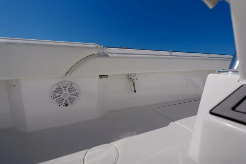 Slide: The Image of SeaHunter 38 Reel Escape- Gunwale 2023 SeaHunter CTS Reel Escape - 5178377