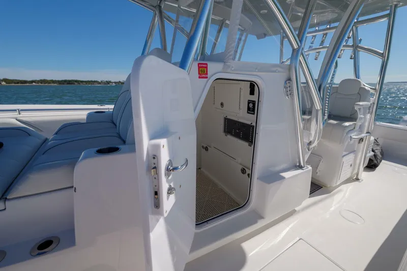 Slide: The Image of SeaHunter 38 Reel Escape- Center Console 2023 SeaHunter CTS Reel Escape - 5178380