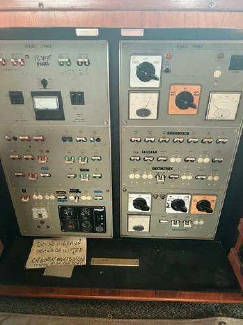 Slide: The Image of Bertram Convertible 1980 - 5178431