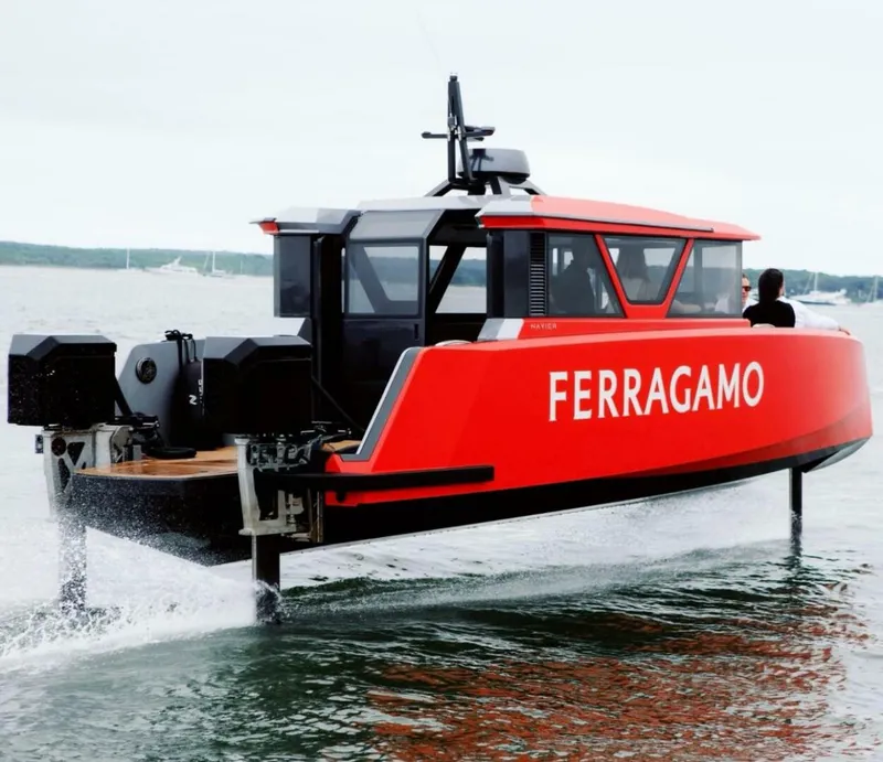 The Image of Navier 30 2025 - 5670042