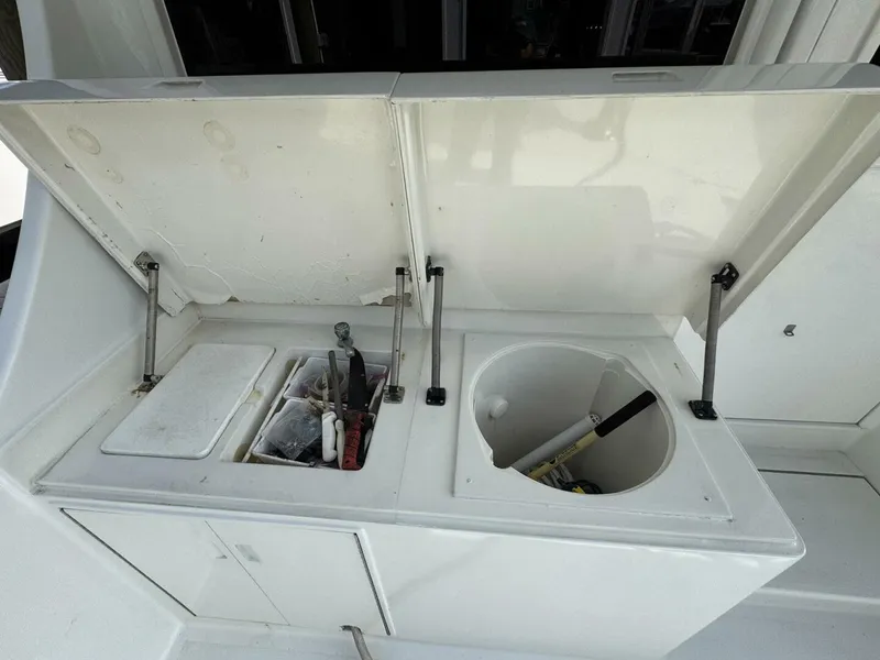 Slide: The Image of Custom Richards Yachts Custom Flybridge Sportfish 1998 - 5198711