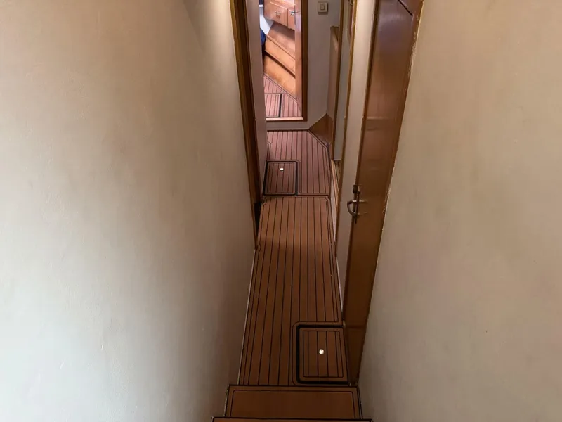 Slide: The Image of Custom Richards Yachts Custom Flybridge Sportfish 1998 - 5198734