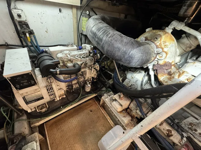 Slide: The Image of Custom Richards Yachts Custom Flybridge Sportfish 1998 - 5198757