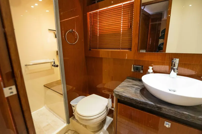 Slide: The Image of Sea Ray 510 Fly 2015 - 5190100