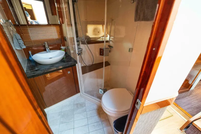 Slide: The Image of Sea Ray 510 Fly 2015 - 5190102