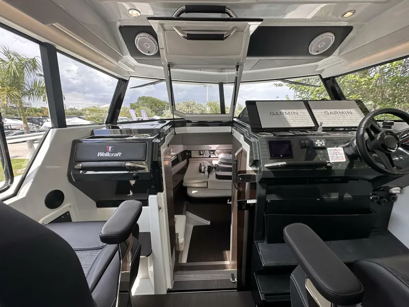 Slide: The Image of Wellcraft 355 Commuter 2023 - 5179662