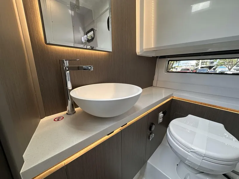 Slide: The Image of Wellcraft 355 Commuter 2023 - 5179671