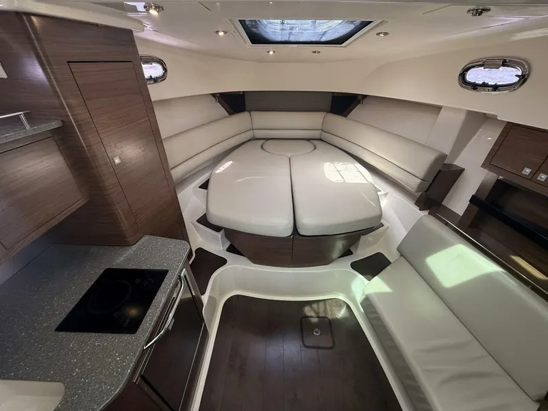 Slide: The Image of Boston Whaler 345 Conquest 2018 - 5254721