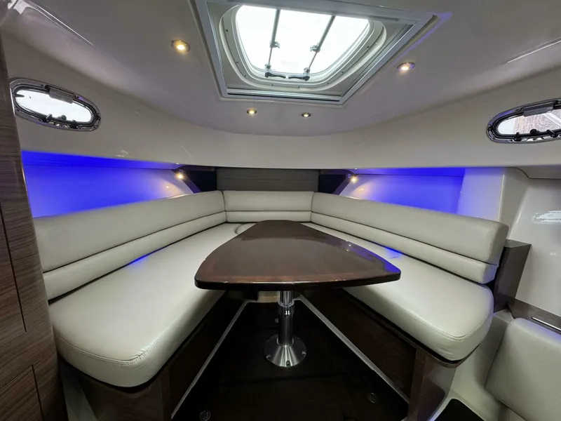 Slide: The Image of Boston Whaler 345 Conquest 2018 - 5322582