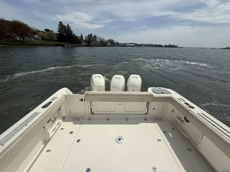 Slide: The Image of Boston Whaler 345 Conquest 2018 - 5254717