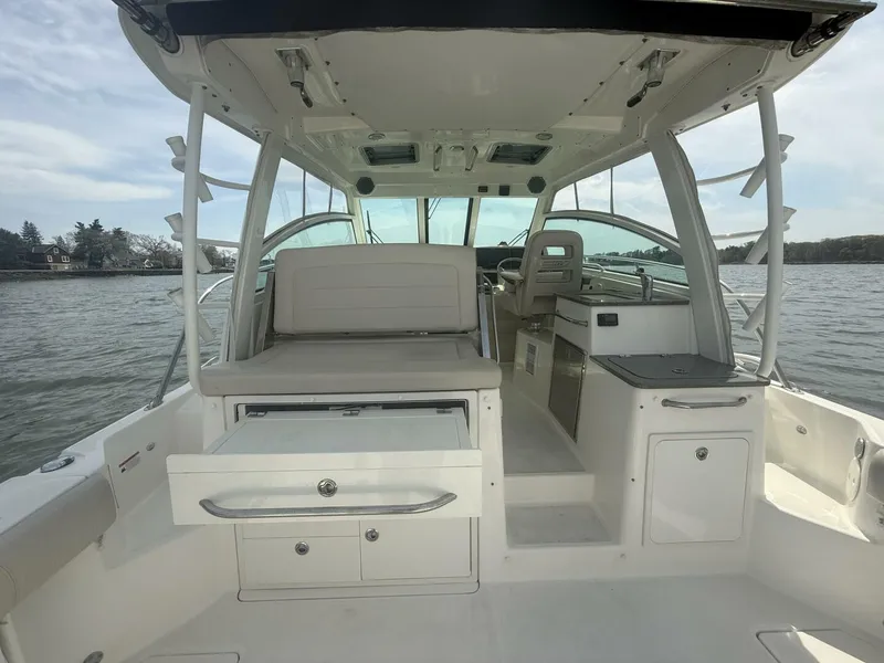 Slide: The Image of Boston Whaler 345 Conquest 2018 - 5254713