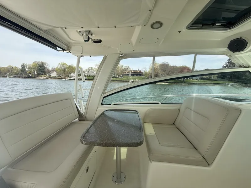 Slide: The Image of Boston Whaler 345 Conquest 2018 - 5254714