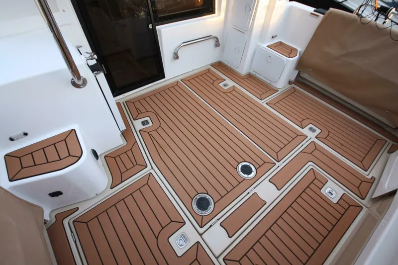 Slide: The Image of Ranger Tug R-29 CB 2019 - 5193581