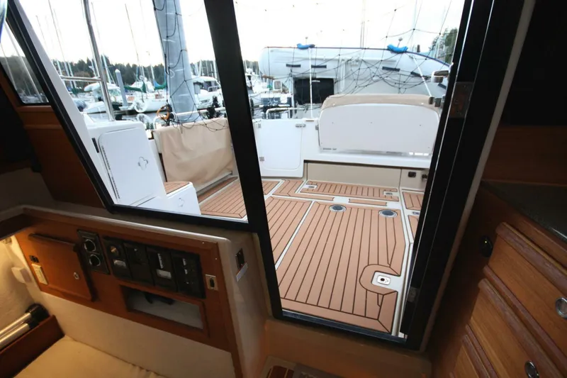 Slide: The Image of Ranger Tug R-29 CB 2019 - 5193585