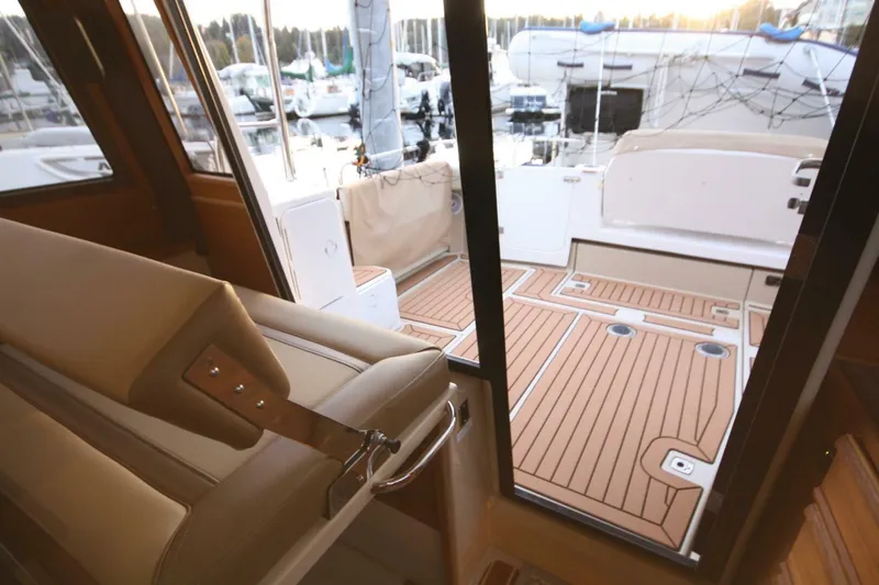 Slide: The Image of Ranger Tug R-29 CB 2019 - 5193593