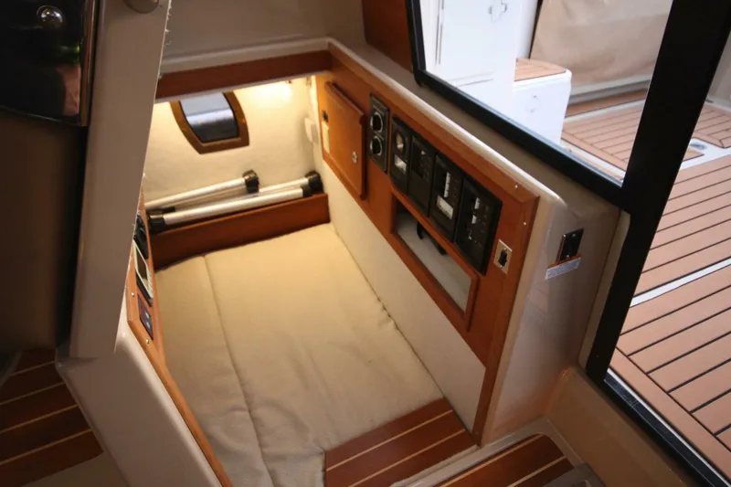 Slide: The Image of Ranger Tug R-29 CB 2019 - 5193596