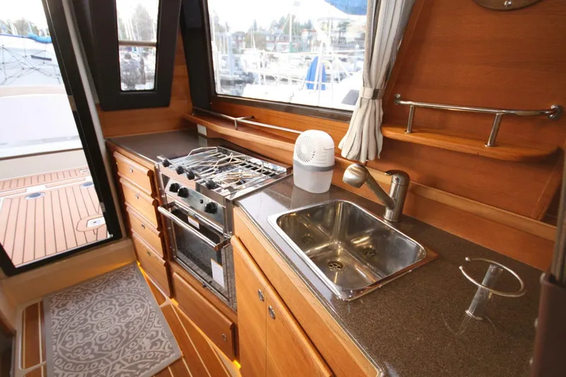 Slide: The Image of Ranger Tug R-29 CB 2019 - 5193574