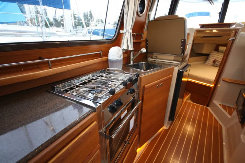 Slide: The Image of Ranger Tug R-29 CB 2019 - 5193575