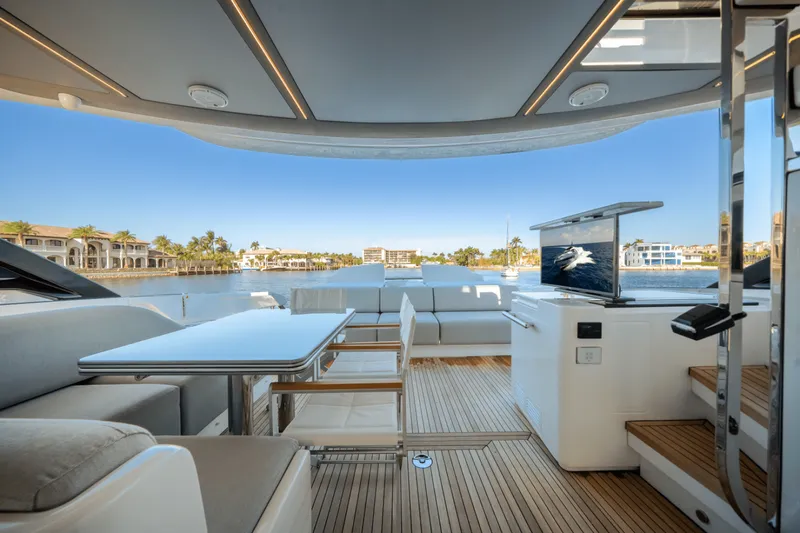 Slide: The Image of Azimut S8 2025 - 5197479