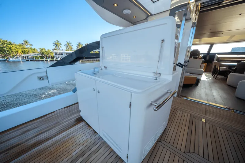 Slide: The Image of Azimut S8 2025 - 5197480