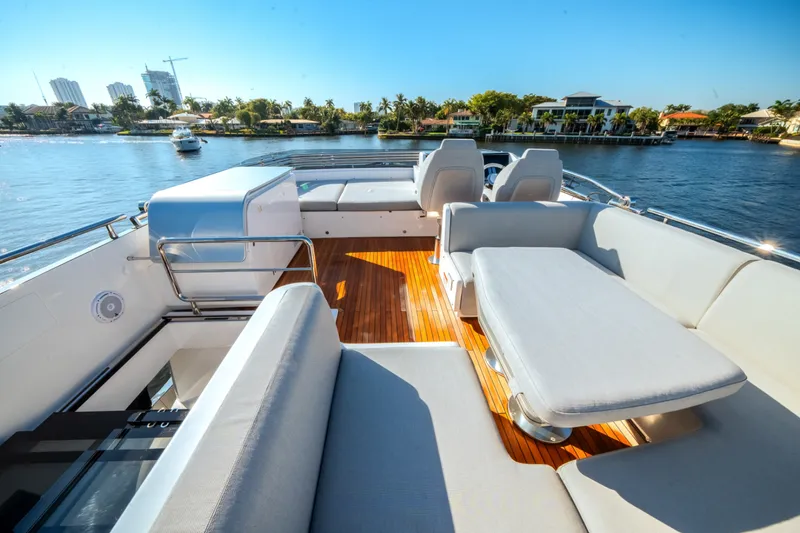 Slide: The Image of Azimut S8 2025 - 5197485