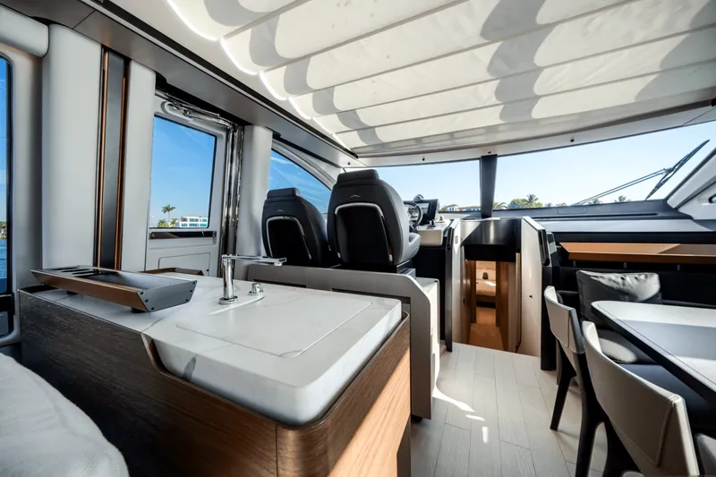 Slide: The Image of Azimut S8 2025 - 5197498