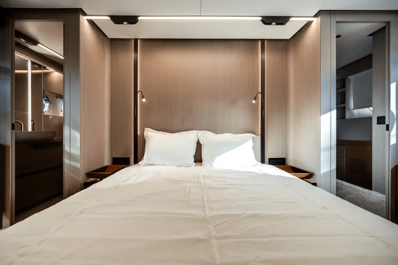 Slide: The Image of Azimut S8 2025 - 5197506