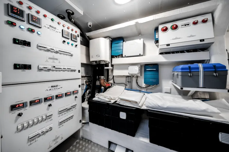 Slide: The Image of Azimut S8 2025 - 5197531