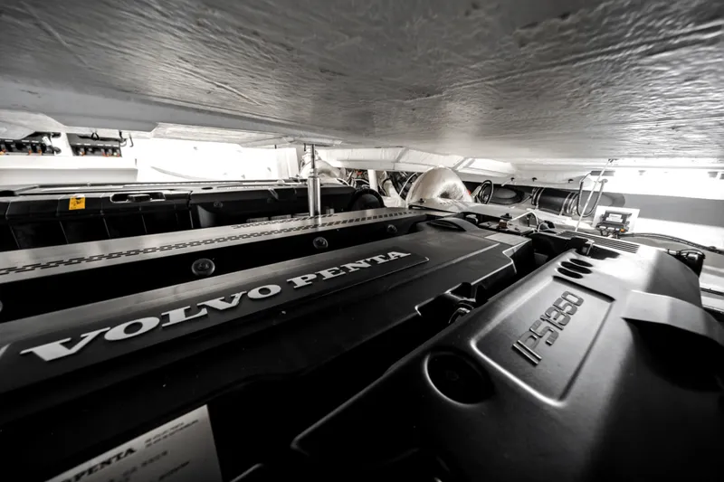 Slide: The Image of Azimut S8 2025 - 5197532