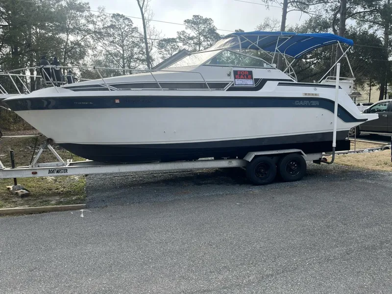 The Image of Carver Yachts 2557 Montego 1989 - undefined